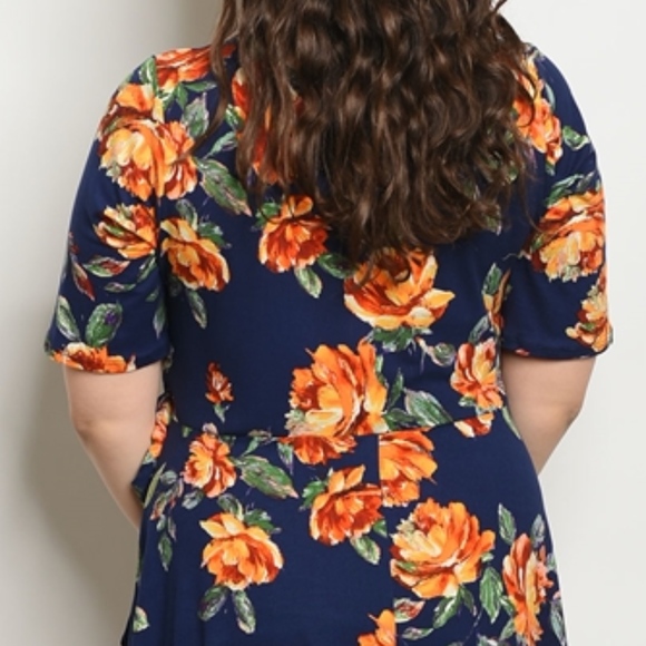 LAST 1! SIZE 2X! NAVY FLORAL PRINT PLUS SIZE DRESS - Picture 3 of 5